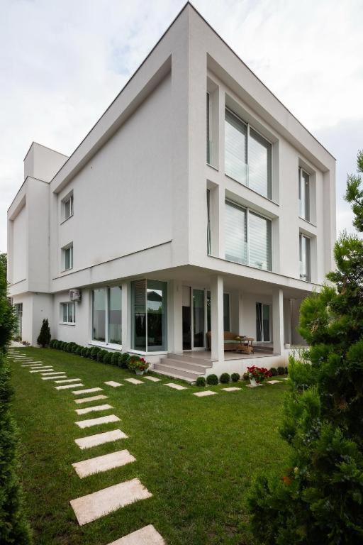 Lux Hedonistic Life Aparthotel Novi Sad Exterior photo